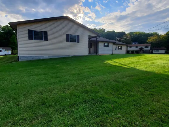 162 Fire House Rd, Fairmont, WV 26554