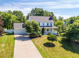 11266 Katrine Dr, Fenton, MI 48430