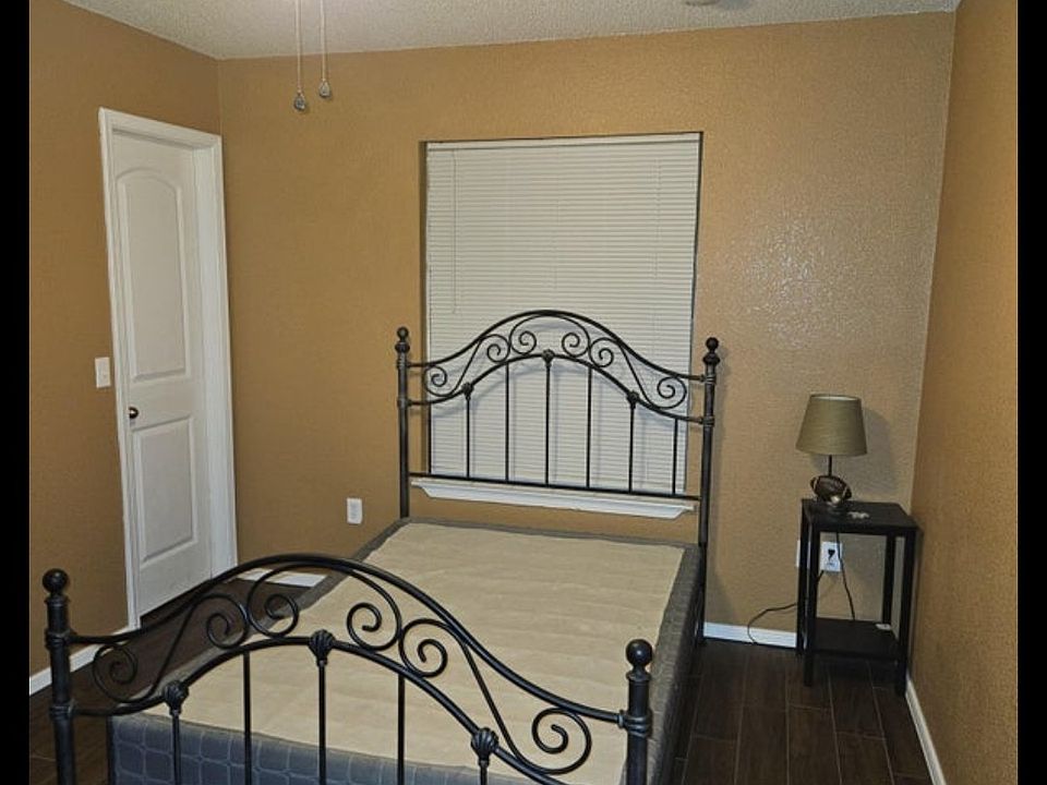 2nd image of 14320 Spanish Point Dr