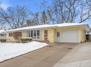 2620 Roth Pl, White Bear Lake, MN 55110