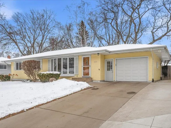 2620 Roth Pl, White Bear Lake, MN 55110