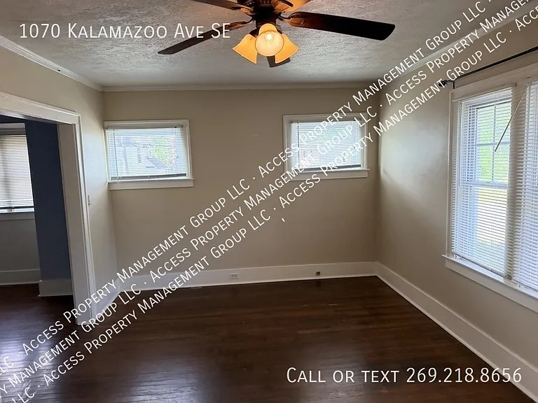 1070 Kalamazoo Ave SE — Photo 4