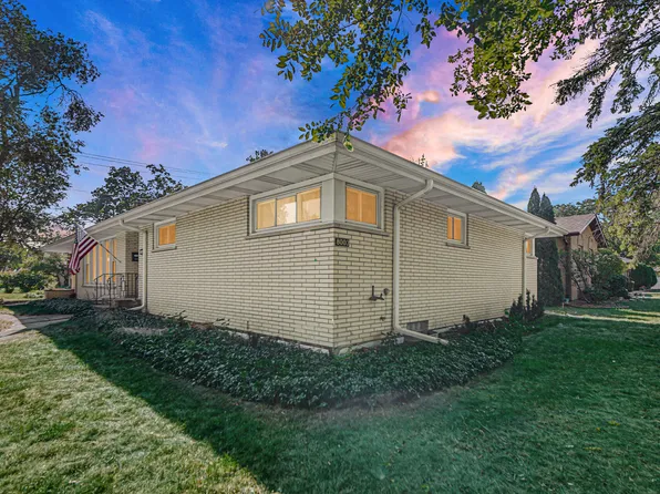 8003 Hohman Ave, Munster, IN 46321