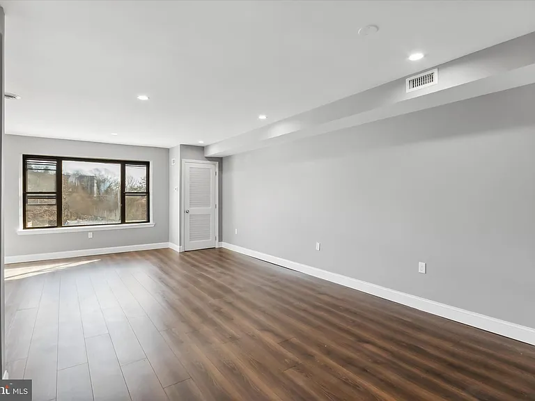 296 Greenough St #2 — Photo 5