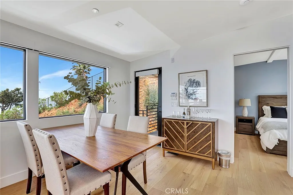 3 bed, 2900 sqft, $29,000 — Photo 3