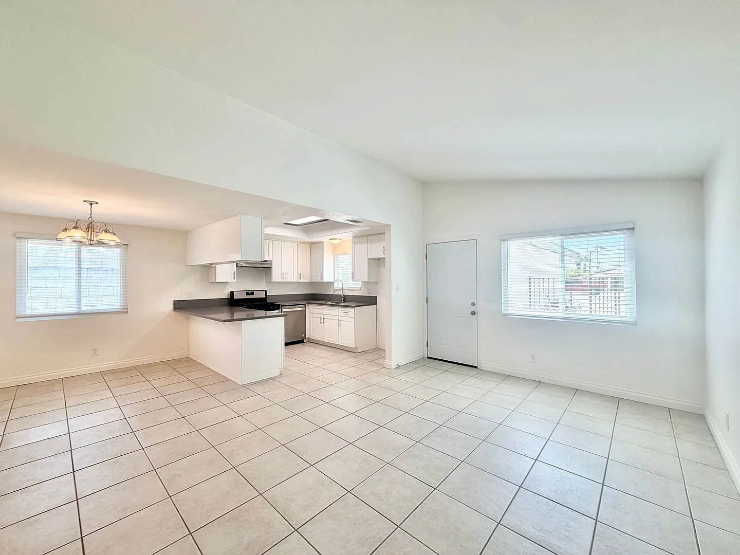 Available Now!! 3 Bedroom/ 2 Bathroom Duplex In Cathedral City! — Photo 4