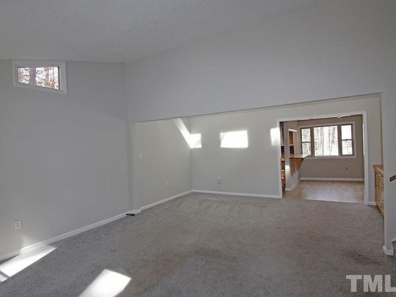 5th image of 1108 Saxony Dr