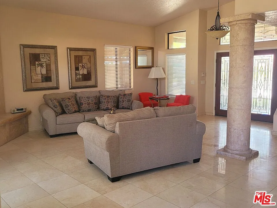 4 bed, 3.5 bath, $7,800 — Photo 4