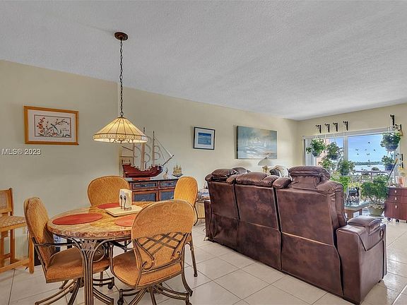 4th image of 400 Kings Point Dr APT 408