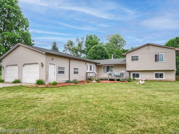 12467 N Genesee Rd, Clio, MI 48420