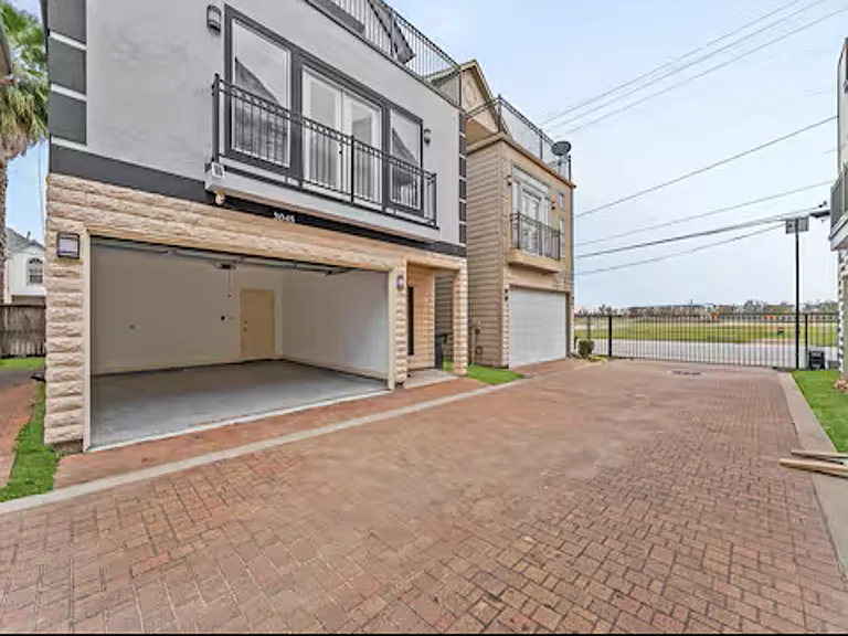 3045 Clinton Dr — Photo 37
