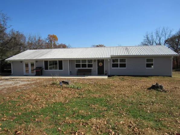 218 S Cedar St, Yellville, AR 72687