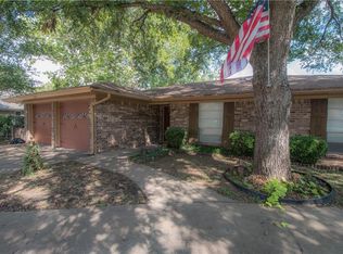 208 Casas Del Sur St, Granbury, TX 76049