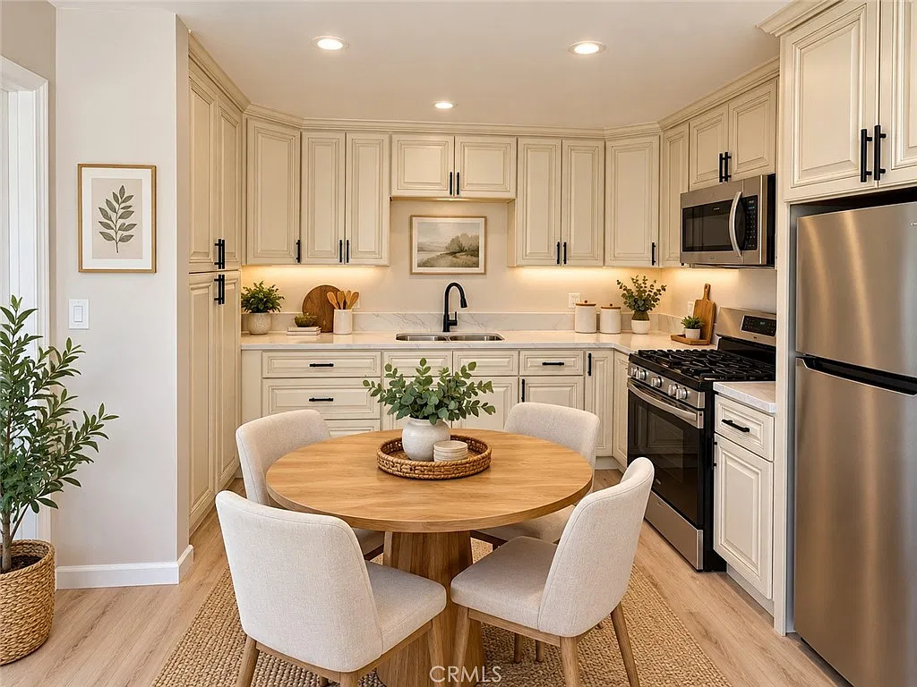 1 bed, 450 sqft, $2,300 — Photo 3