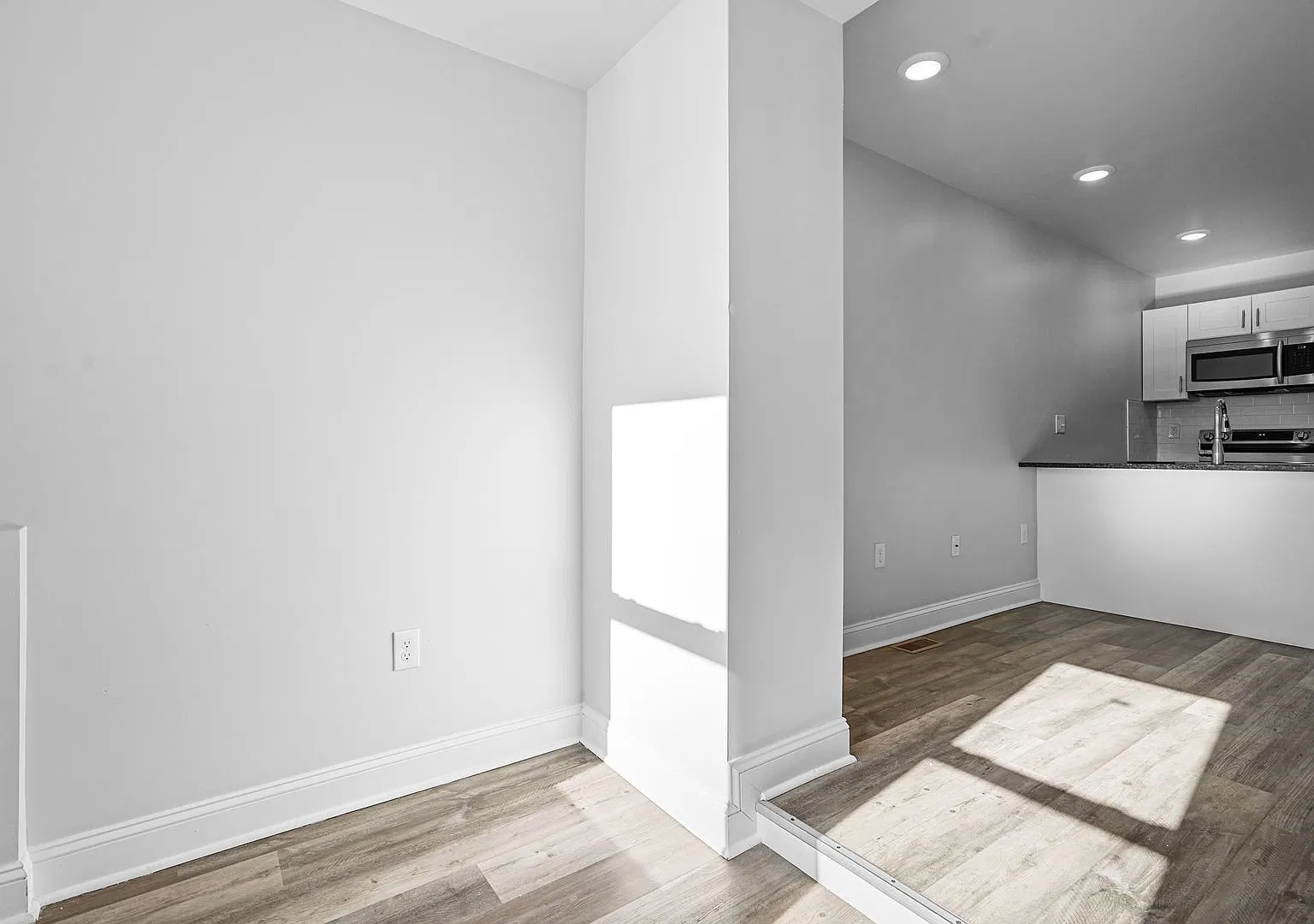 6045 Hazel Ave, — Photo 2
