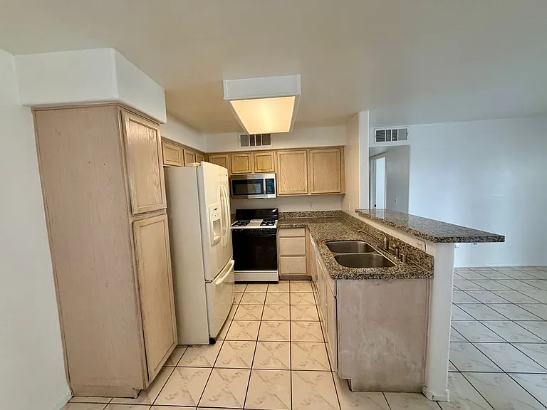 3131 Key Largo Dr #104 — Photo 3