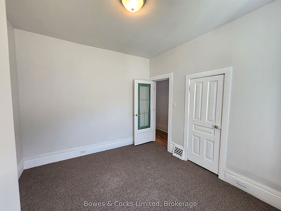 4th image of 124 Maple Ave