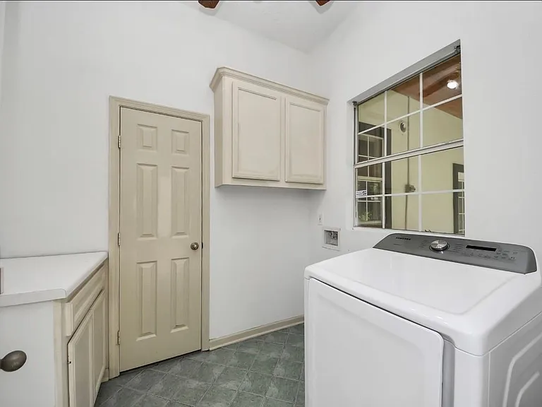 10535 Emnora Ln — Photo 45