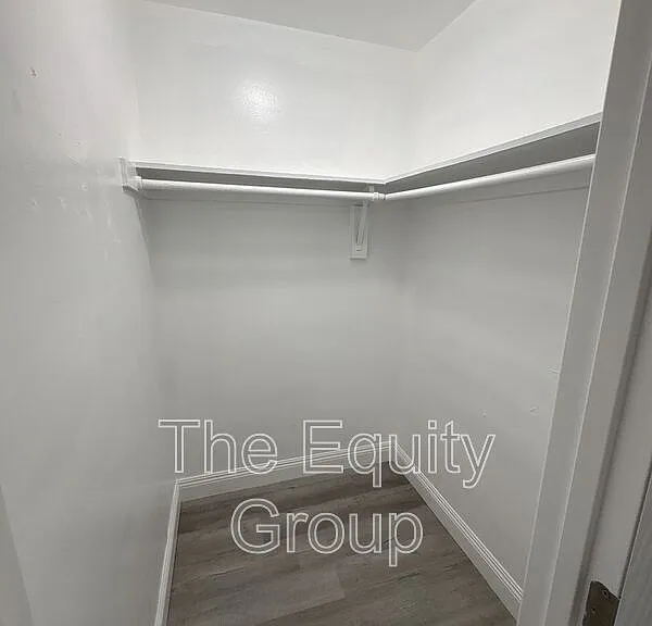 315 NE 3rd Ave #B — Photo 10