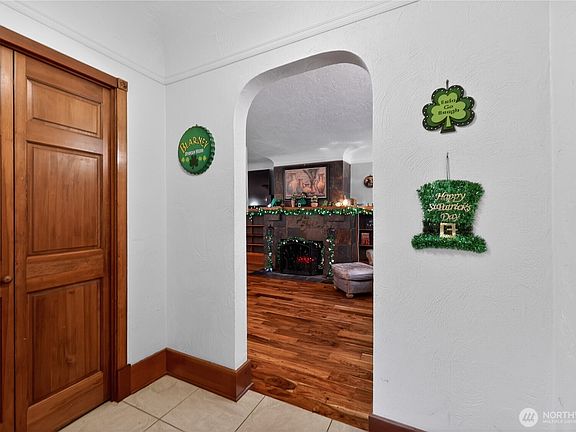 3rd image of 1533 Northcliff Road