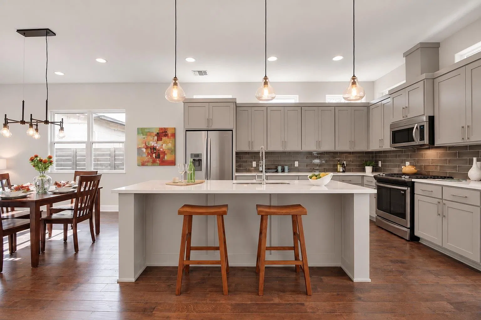 3 bed, 2.5 bath, 1612 sqft, $2,200 — Photo 3