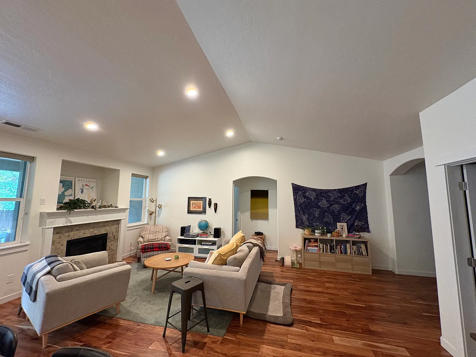 3 bed, 2258 sqft, $950 — Photo 2