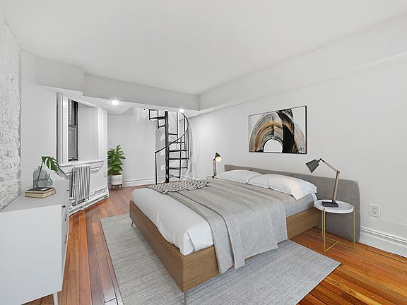 4th image of 316 W 19th St APT 1R