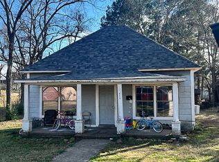 615 W Stillwell Ave, De Queen, AR 71832
