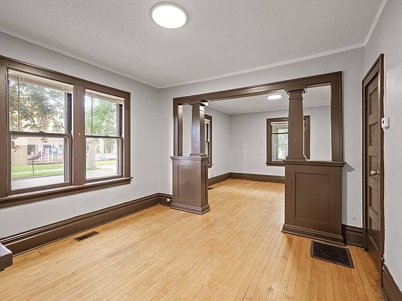 2nd image of 3400 Elliot Ave #3