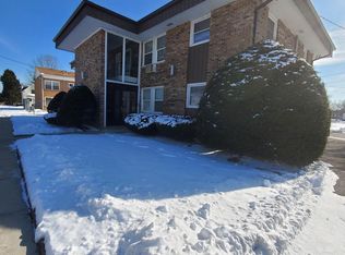 1007 29th St #2, Zion, IL 60099