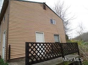 5th image of 435 Chris St