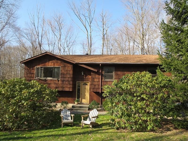7 Brookside Road