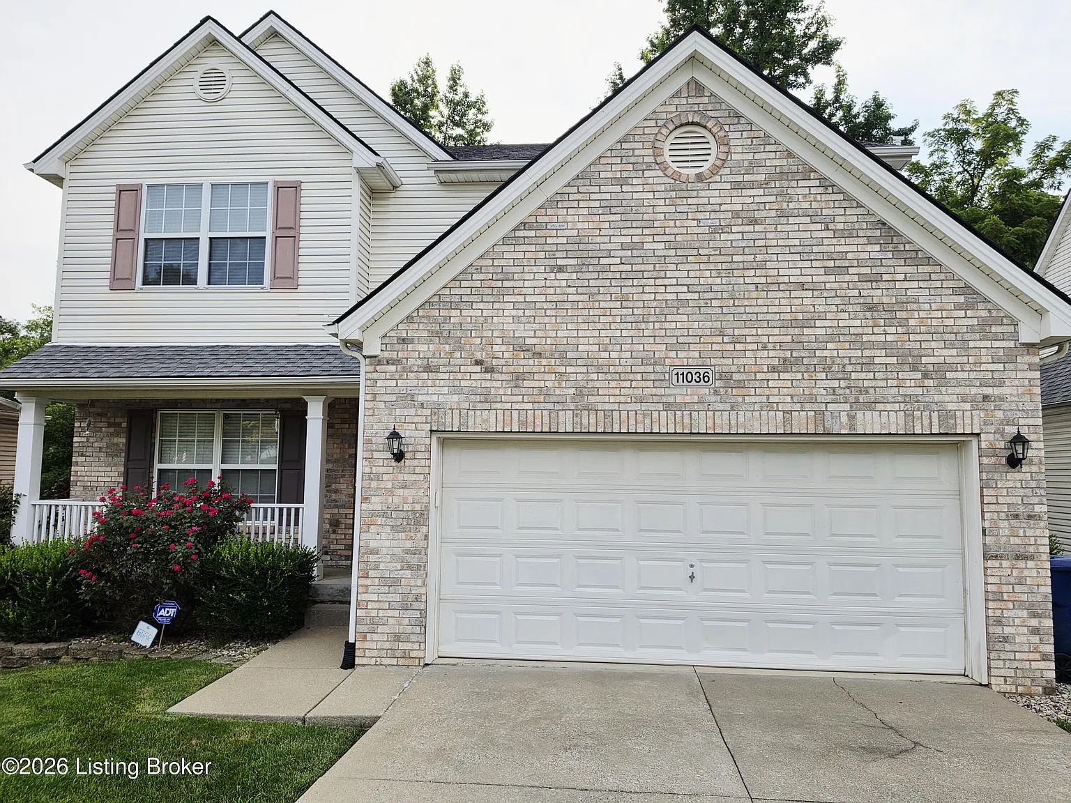 3 bed, 3.5 bath, 3060 sqft, $2,600 — Photo 1
