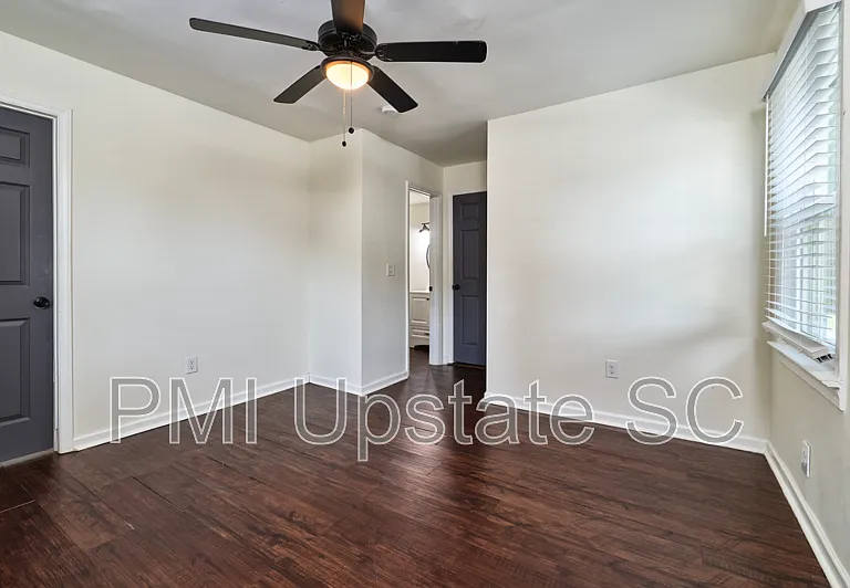79 Allen St — Photo 7