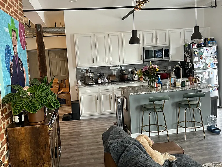 218 E Main St #2-D — Photo 4