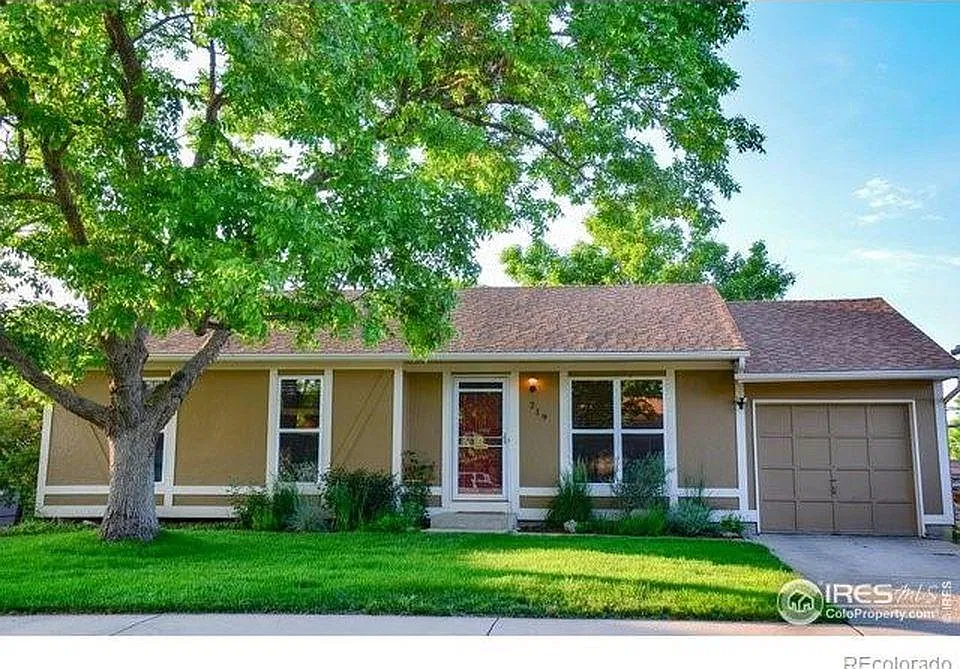 219 Summit Cir