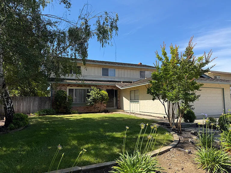 3445 Quincey Ln — Photo 1