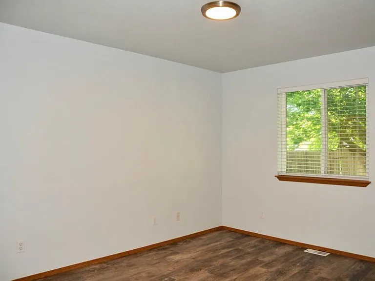 4024 E 2nd Ave #B — Photo 14