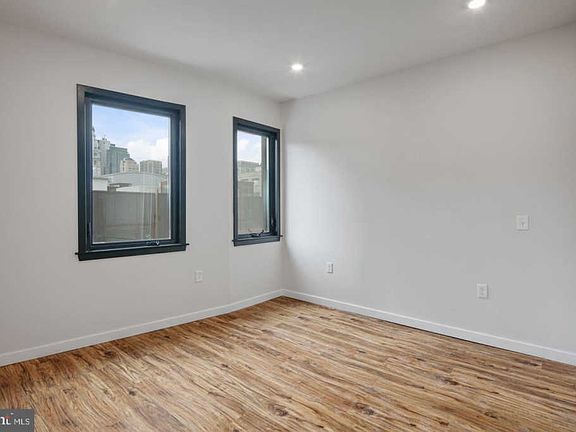 5th image of 1231 Wood St #20S