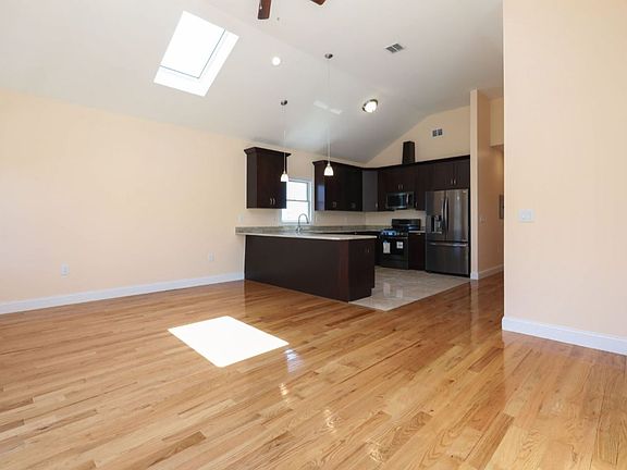 4th image of 269 Terrace Ave #B