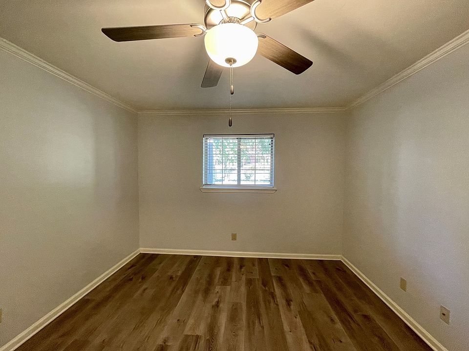 1st image of 2200 Louisiana St APT 101