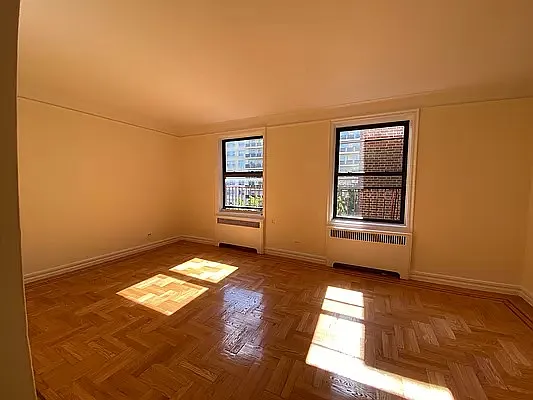 Rented by Contact Realty | media 7