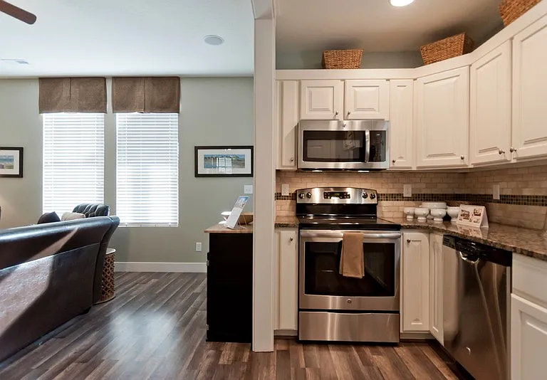 869 W Pantani Ct — Photo 4