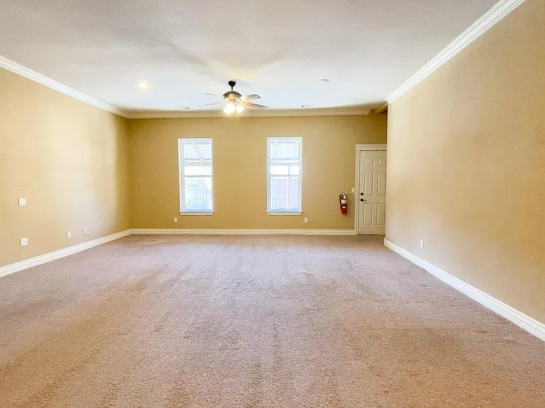 215 N Wright St — Photo 20