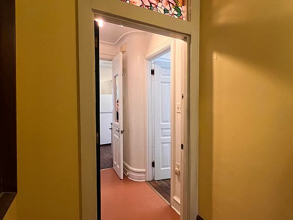 3rd image of 2219 Parrish St Floor 2