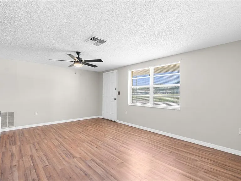 11902 Oceanside Dr — Photo 6