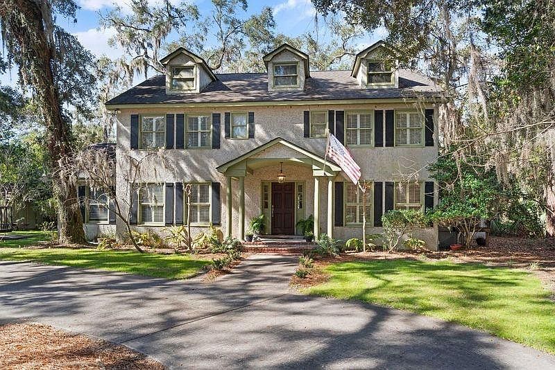 1st image of 413 Mimosa Dr