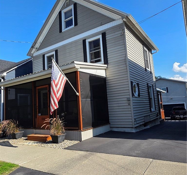 1st image of 152 S Main St