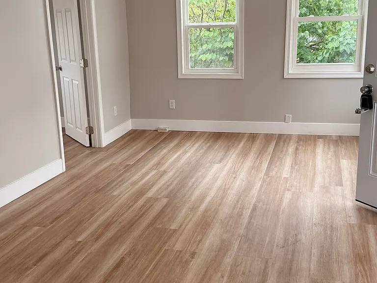 422 Grand Ave — Photo 6