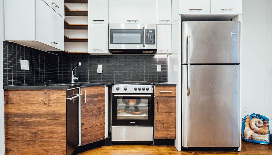 1st image of 945 Willoughby Ave #1R